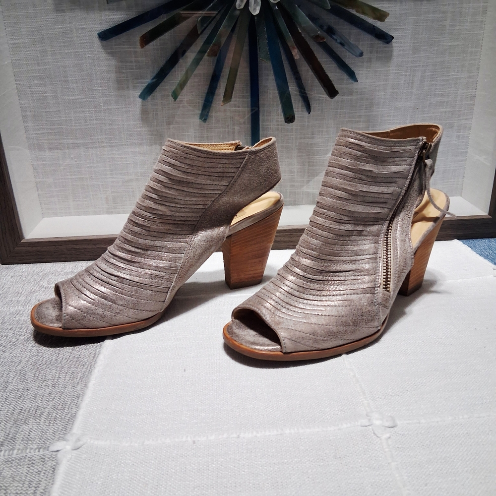 Paul Green Women's Silver Metallic Cayanne Peep Toe High Heel Booties Size 6.5
